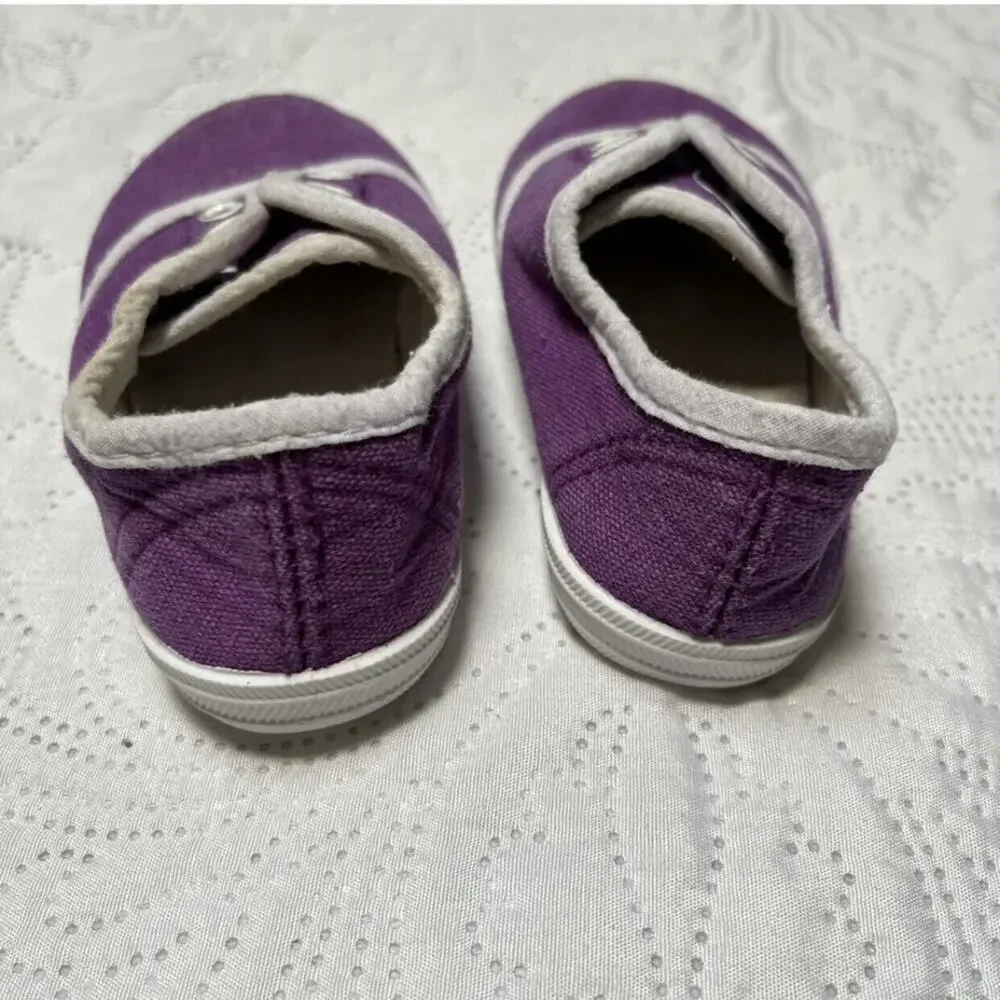 June & January Slip On Sneakers Size 5
